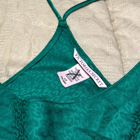 Victoria secret top - Picture 2 of 4